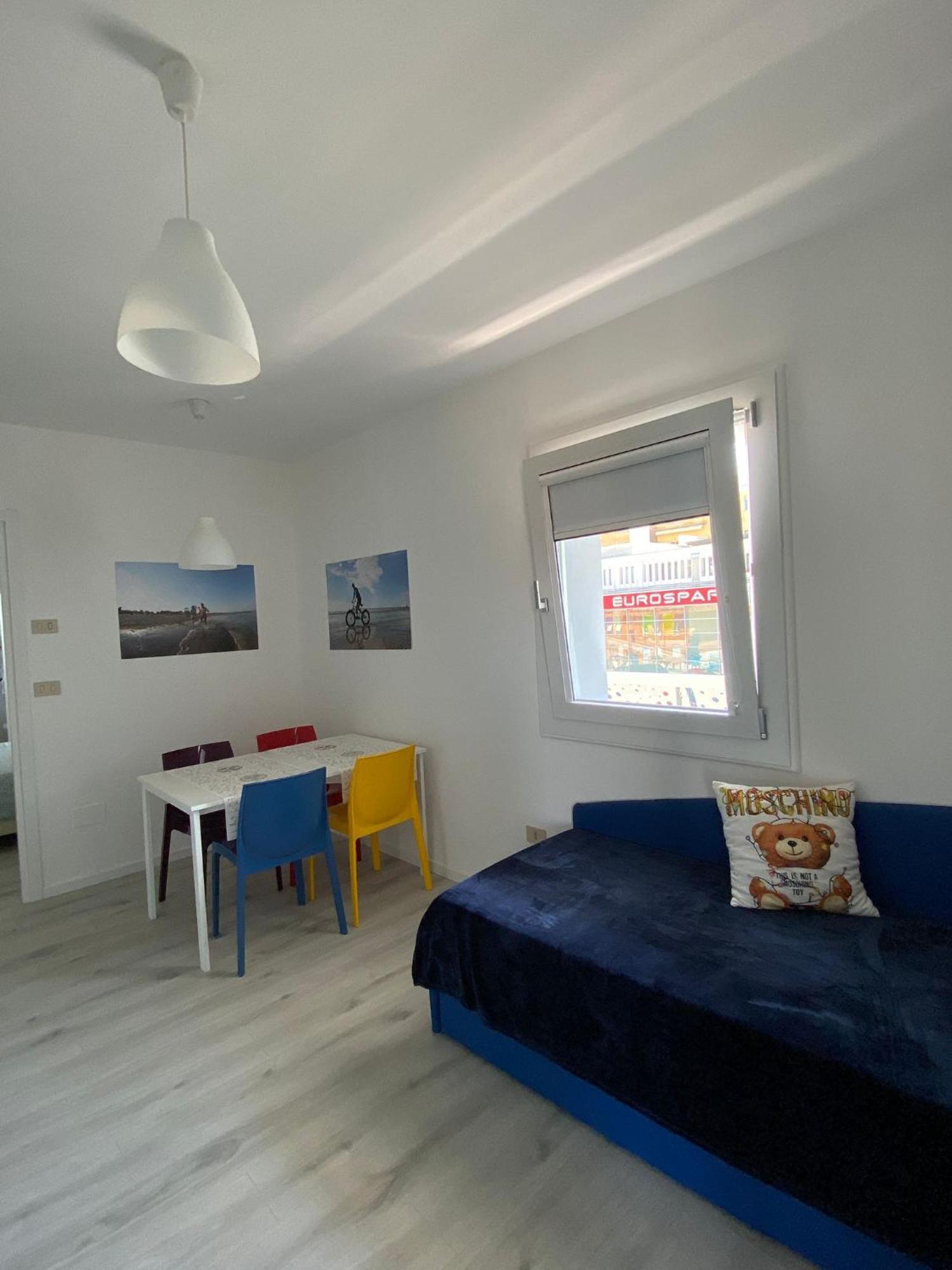 Appart-Hotel Holiday Lignano Sabbiadoro Buitenkant foto