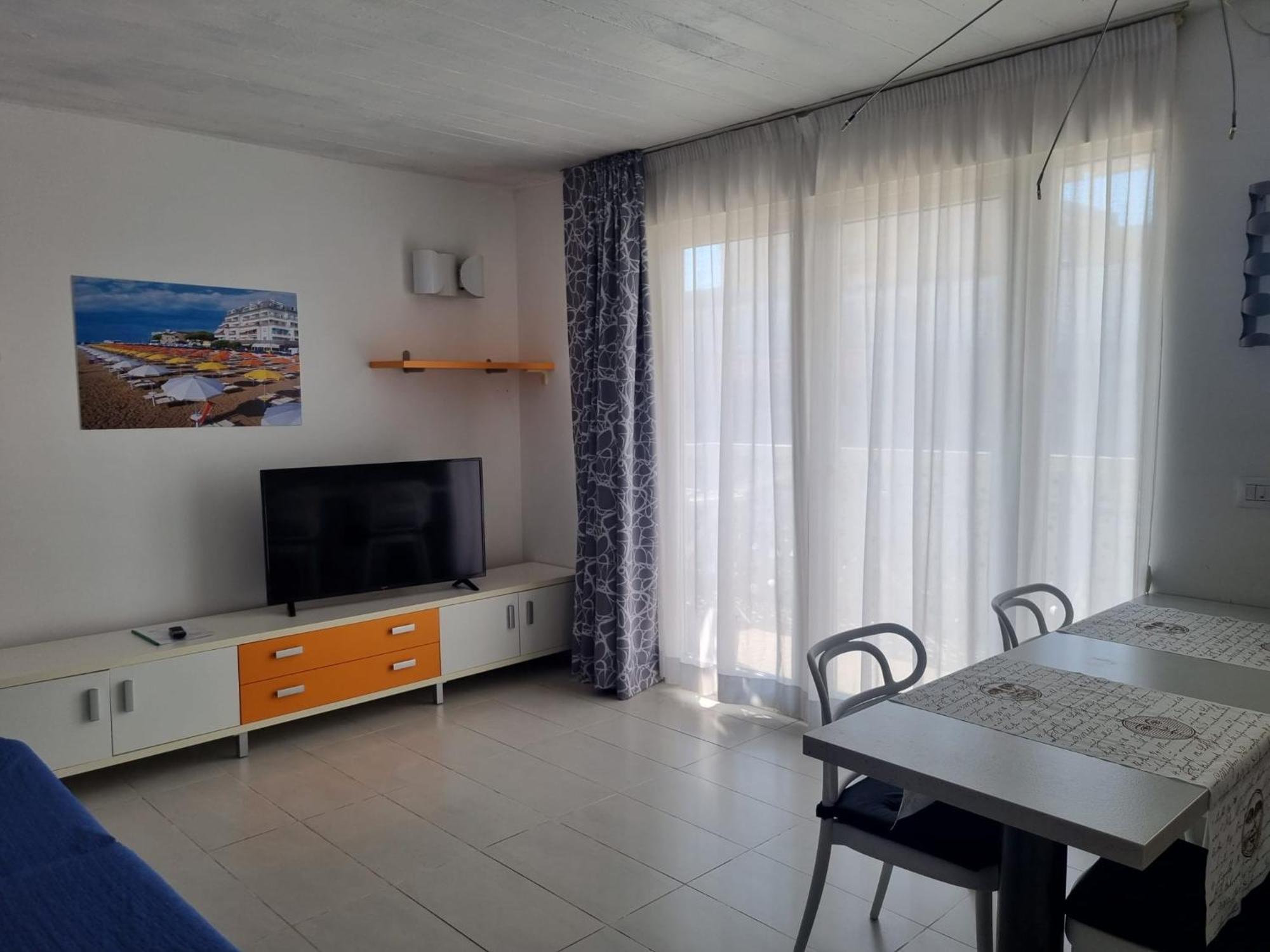 Appart-Hotel Holiday Lignano Sabbiadoro Buitenkant foto