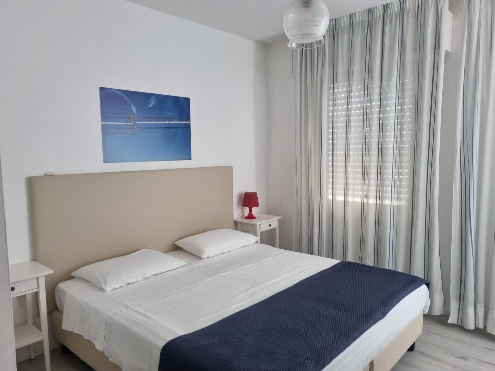 Appart-Hotel Holiday Lignano Sabbiadoro Buitenkant foto