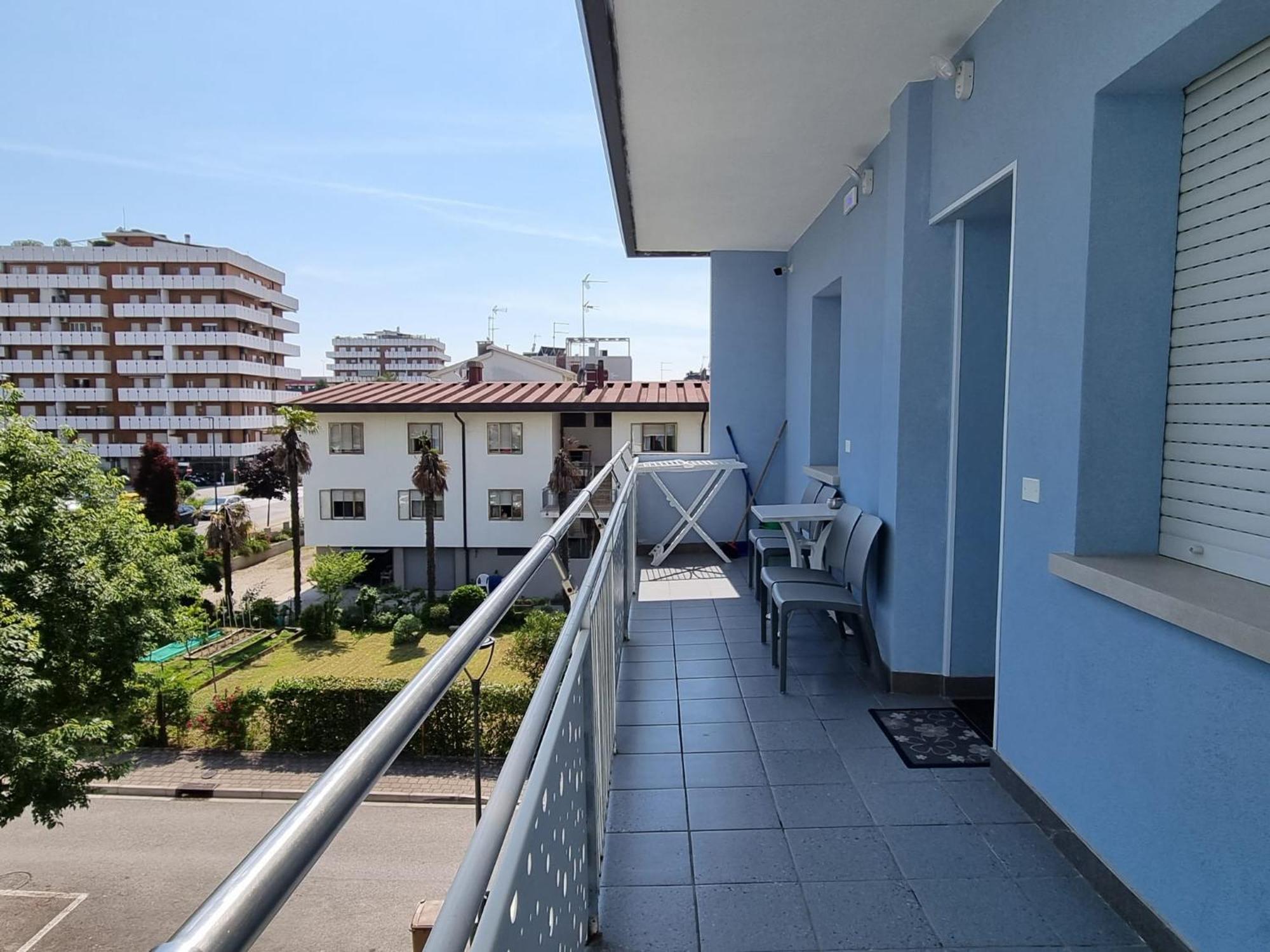 Appart-Hotel Holiday Lignano Sabbiadoro Buitenkant foto
